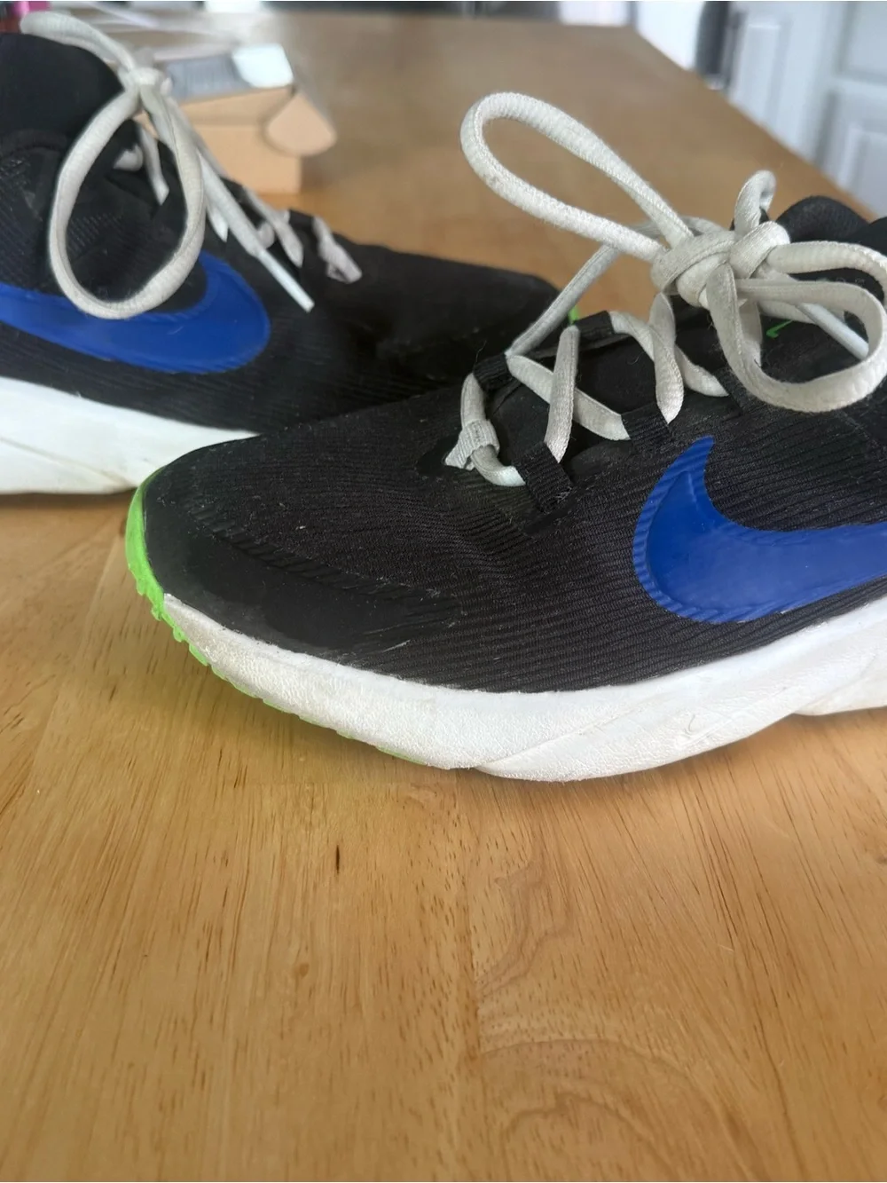 Nike Kids Black & Blue Athletic Sneakers with Green Accents